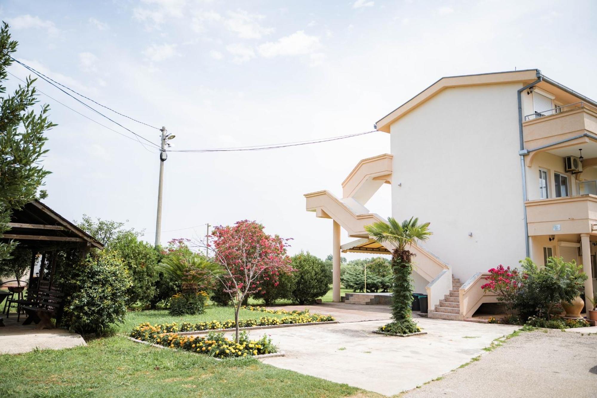 Apartments Rudaj 乌尔齐尼 外观 照片