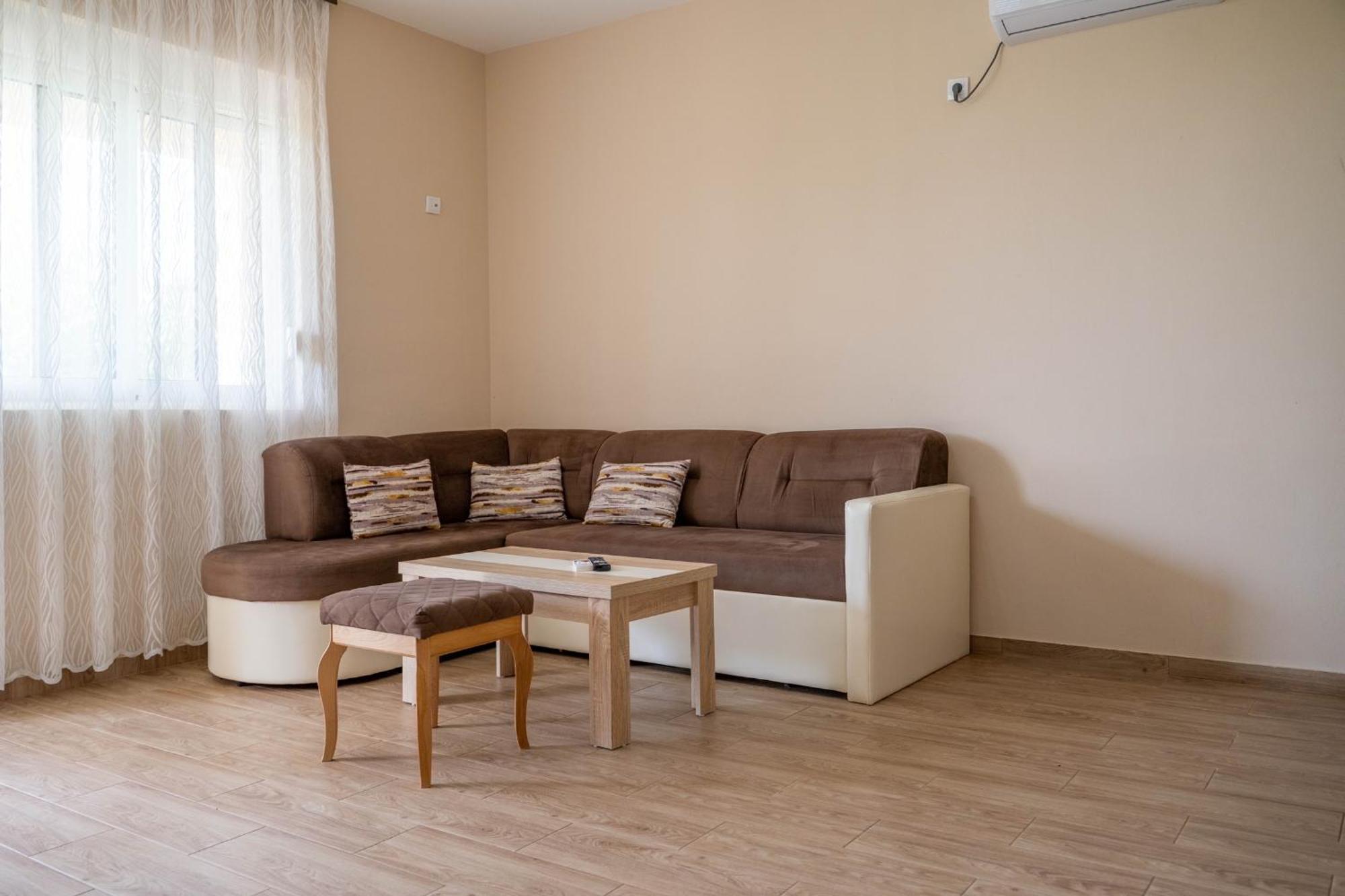 Apartments Rudaj 乌尔齐尼 外观 照片